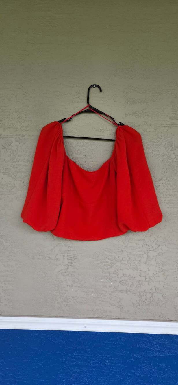 HYFVE Red Puff-Sleeve Crop Top Size L